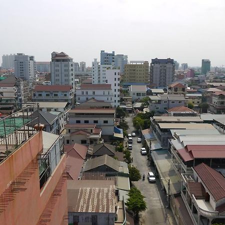 Tan Tower Hotel Phnom Penh Exterior photo