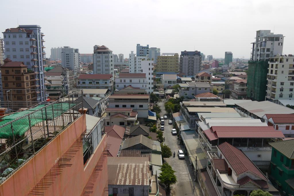 Tan Tower Hotel Phnom Penh Exterior photo